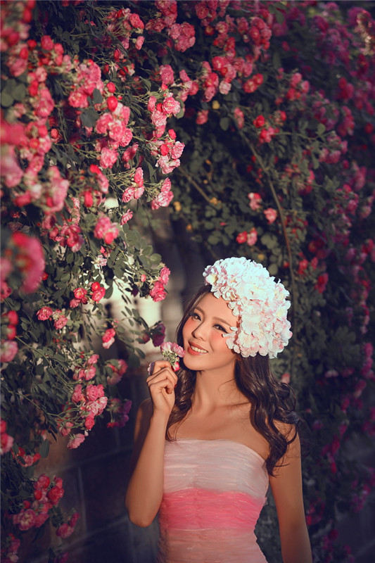 中國蜜月度假首選品牌-青島薇薇新娘婚紗攝影